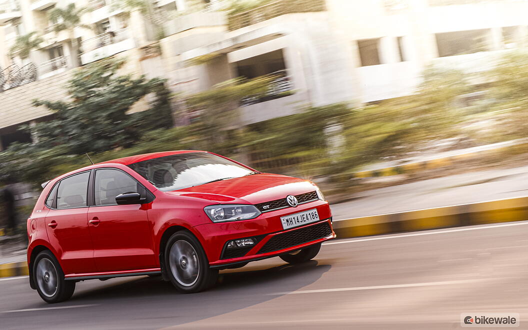 Volkswagen Polo Front Right View