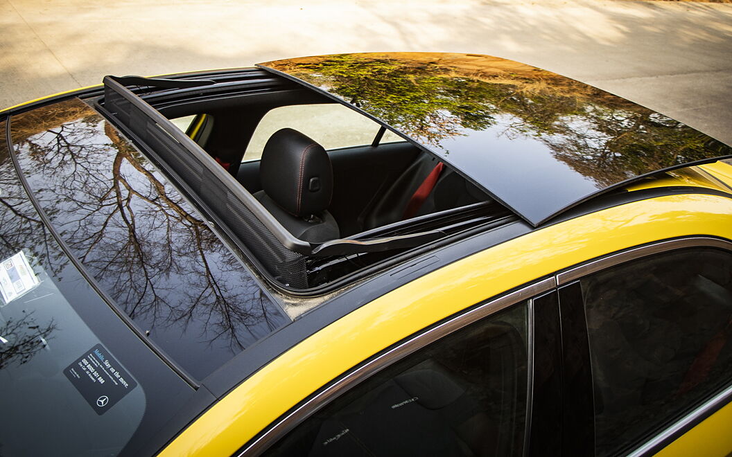 Mercedes-Benz AMG A35 Sunroof