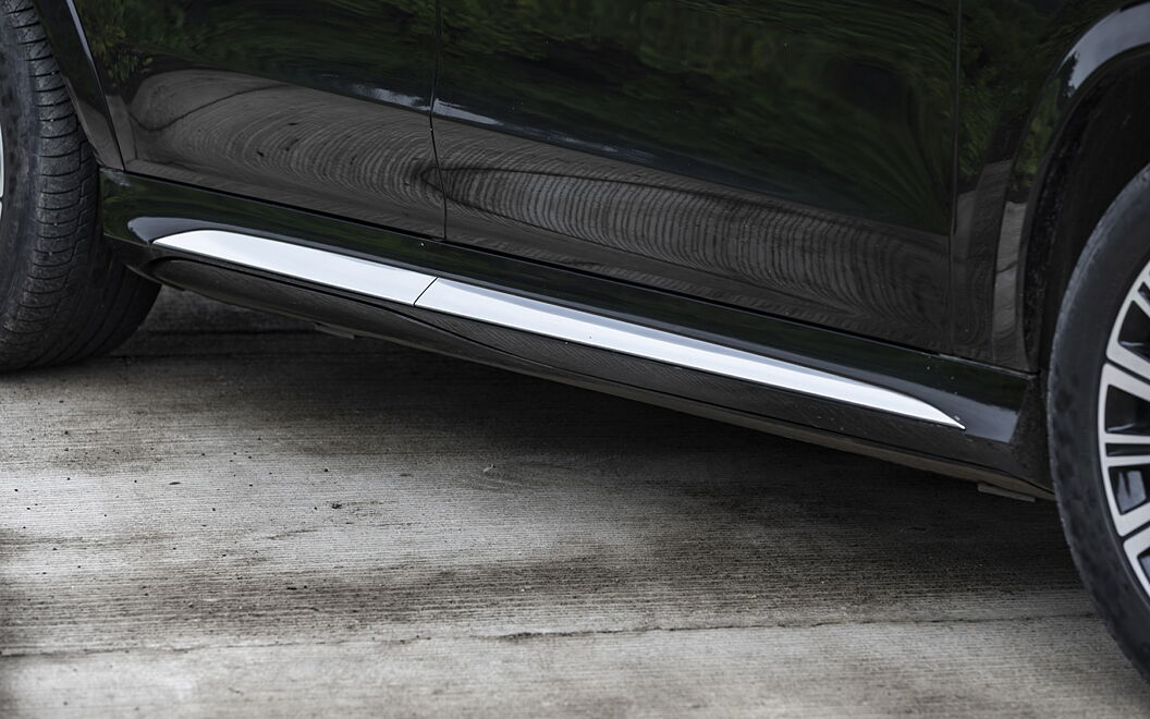 Mercedes-Benz Maybach GLS [2021-2024] Side Bottom