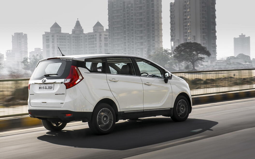 Mahindra Marazzo Right Rear View