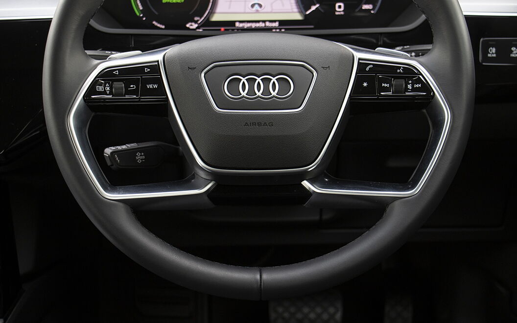 Audi e-tron Steering