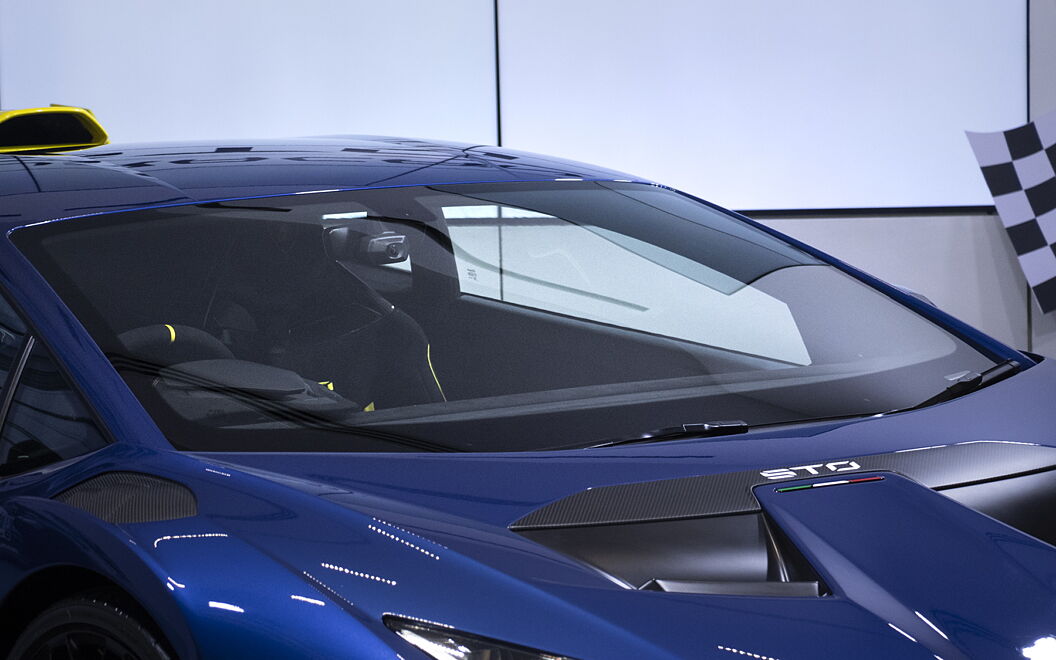 Lamborghini Huracan STO Front Windscreen