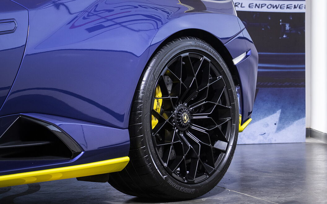 Lamborghini Huracan STO Rear Wheel