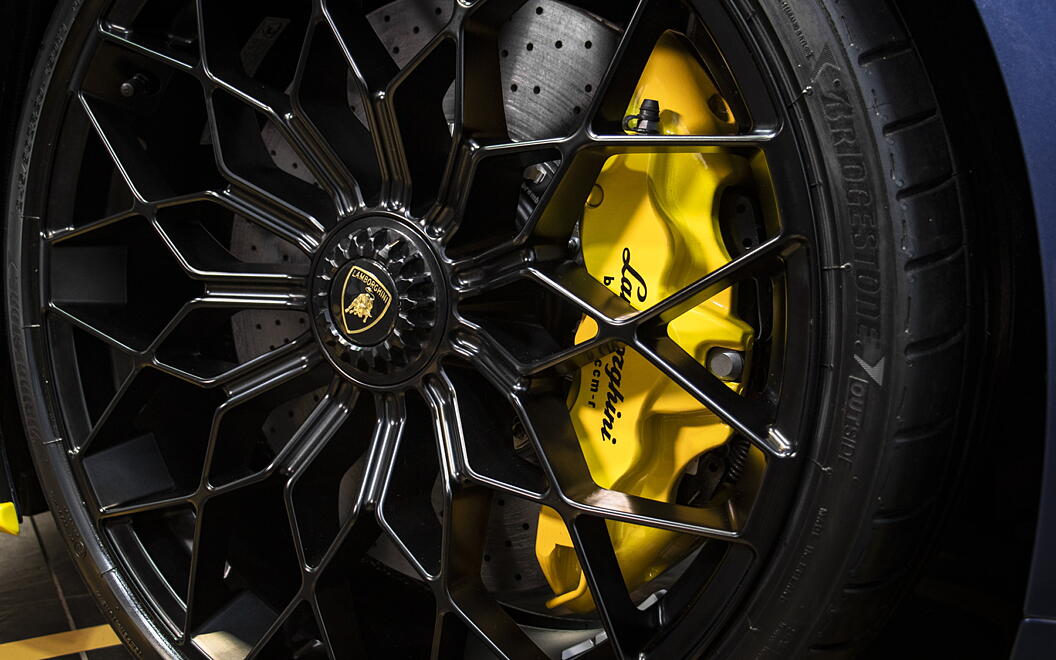 Lamborghini Huracan STO - Tyre | Lamborghini Huracan STO Images