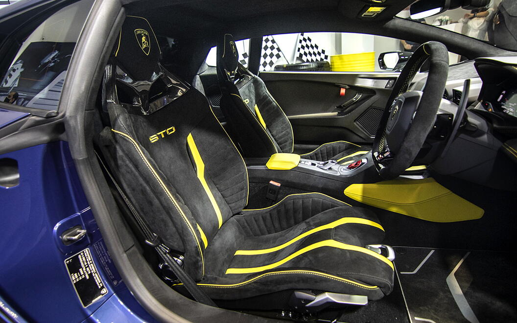 Lamborghini Huracan STO Front Seats