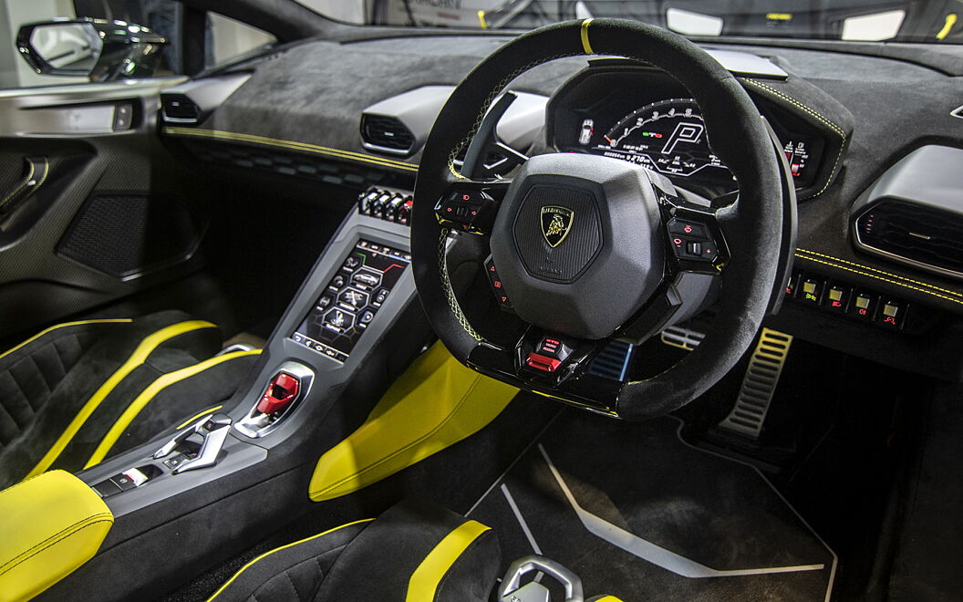 Lamborghini Huracan STO Steering