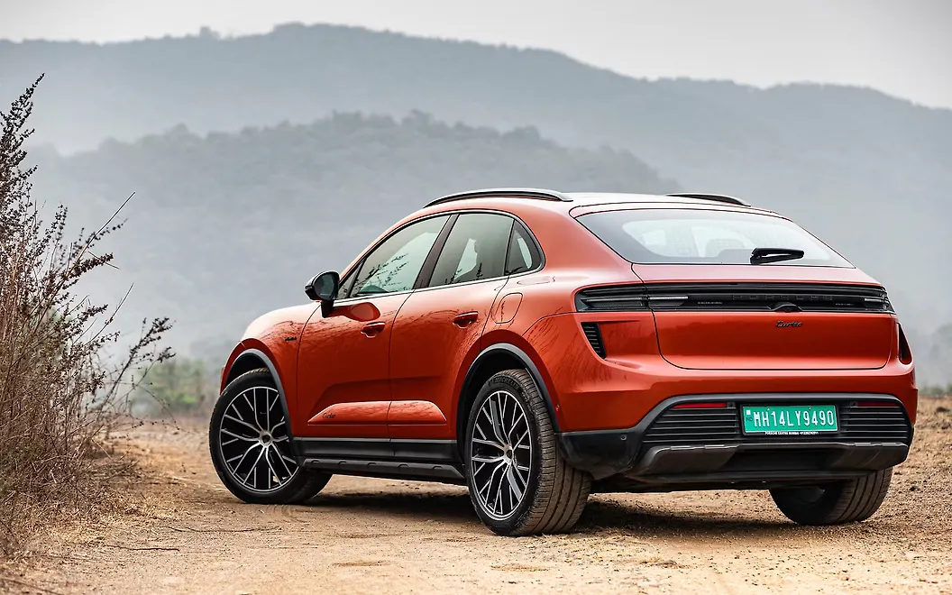 Porsche Macan Rear Left View