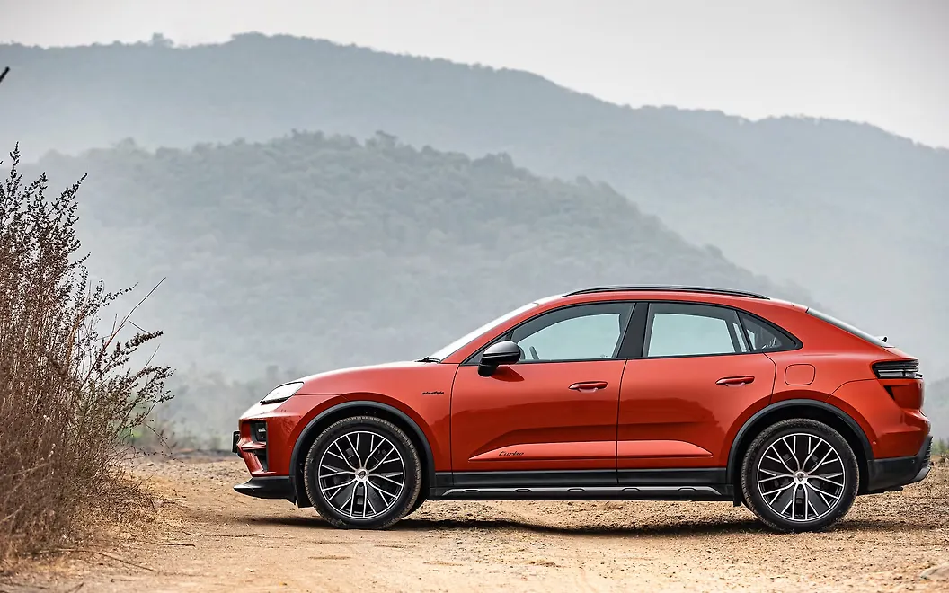 Porsche Macan Left View