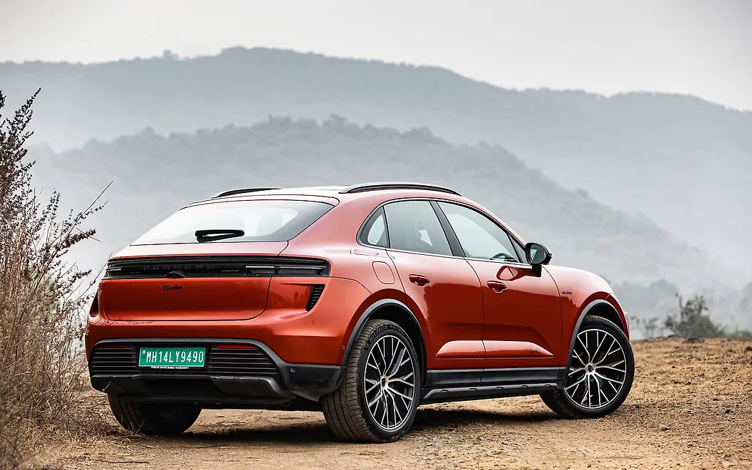 Porsche Macan Right Rear View