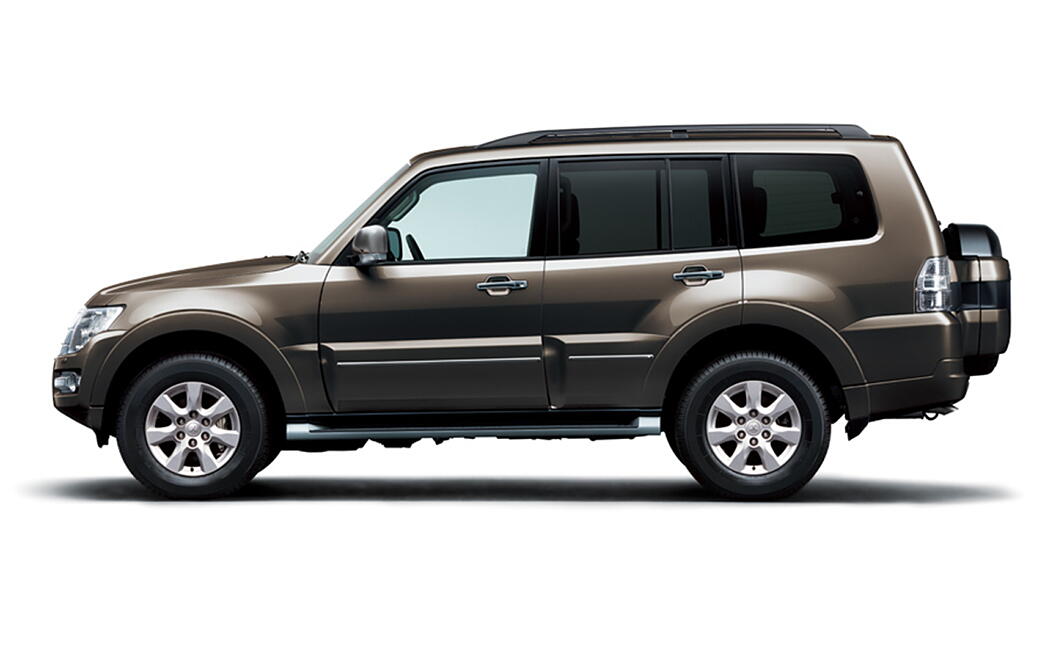 Mitsubishi Montero Cool Silver Metallic Image