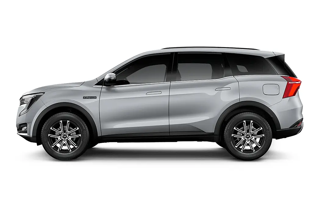 Mahindra XUV700 - Dazzling Silver