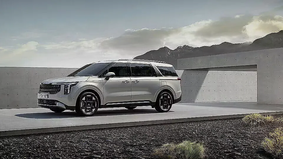 Kia Carnival Top Model Price, Specs, Images, Colours