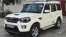 Used Mahindra Scorpio S5 in Delhi