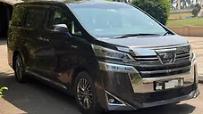 Used Toyota Vellfire Hybrid in Mumbai