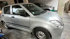 Second Hand Maruti Suzuki Swift LXi in Kolkata