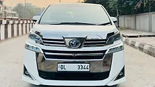 Used Toyota Vellfire Hybrid in Delhi