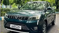 Used Mahindra XUV300 W8 (O) 1.2 Petrol [2019] in Kolkata