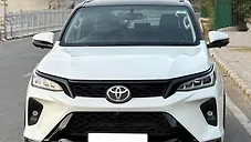 Used Toyota Fortuner 2.8 4X2 AT in Delhi