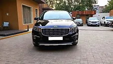 Used Kia Carnival Limousine 7 STR in Delhi