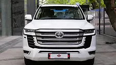Used Toyota Land Cruiser LC 200 VX in Mumbai