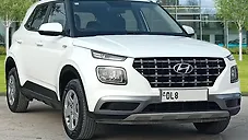 Used Hyundai Venue S 1.2 Petrol in Delhi