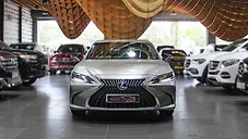 Used Lexus ES 300h Luxury in Hyderabad