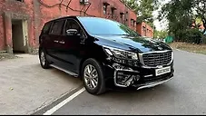 Used Kia Carnival Limousine 7 STR in Delhi