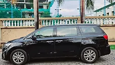Used Kia Carnival Limousine Plus 7 STR in Mumbai