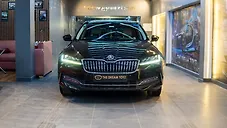 Used Skoda Superb L&K AT in Delhi