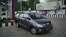 Used Toyota Innova 2.5 VX 7 STR BS-III in Kollam