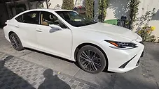 Used Lexus ES 300h Luxury in Delhi
