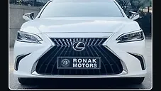 Used Lexus ES 300h Luxury in Delhi