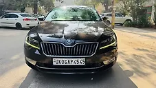 Used Skoda Superb Style TSI AT in Delhi