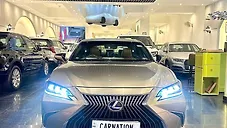 Used Lexus ES 300h Luxury in Delhi