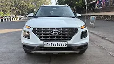 Used Hyundai Venue SX 1.0 Turbo iMT Dual Tone in Mumbai