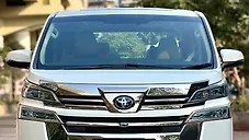 Used Toyota Vellfire Hybrid in Mumbai