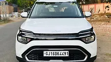 Used Kia Carens Prestige 1.5 Petrol MT 7 STR in Vadodara