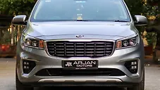 Used Kia Carnival Limousine 7 STR in Delhi