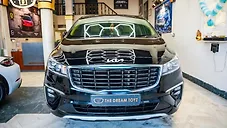 Used Kia Carnival Limousine 7 STR in Delhi