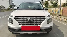 Used Hyundai Venue S 1.2 Petrol in Gorakhpur