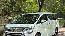 Used Toyota Vellfire Hybrid in Raipur