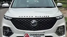 Used MG Hector Plus Sharp 1.5 Petrol Turbo DCT 6-STR Dual Tone in Chandigarh