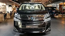 Used Toyota Vellfire Hybrid in Delhi