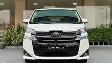 Used Toyota Vellfire Hybrid in Kochi