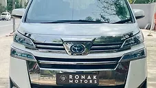 Used Toyota Vellfire Hybrid in Delhi
