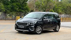Used Kia Carnival Limousine Plus 7 STR in Pune