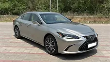Used Lexus ES 300h Luxury in Delhi