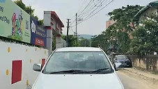 Used Toyota Innova 2.5 G 7 STR BS-IV in Guwahati