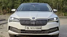 Used Skoda Superb L&K AT in Delhi