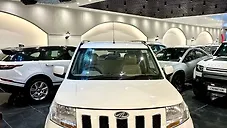 Used Mahindra TUV300 T8 in Delhi